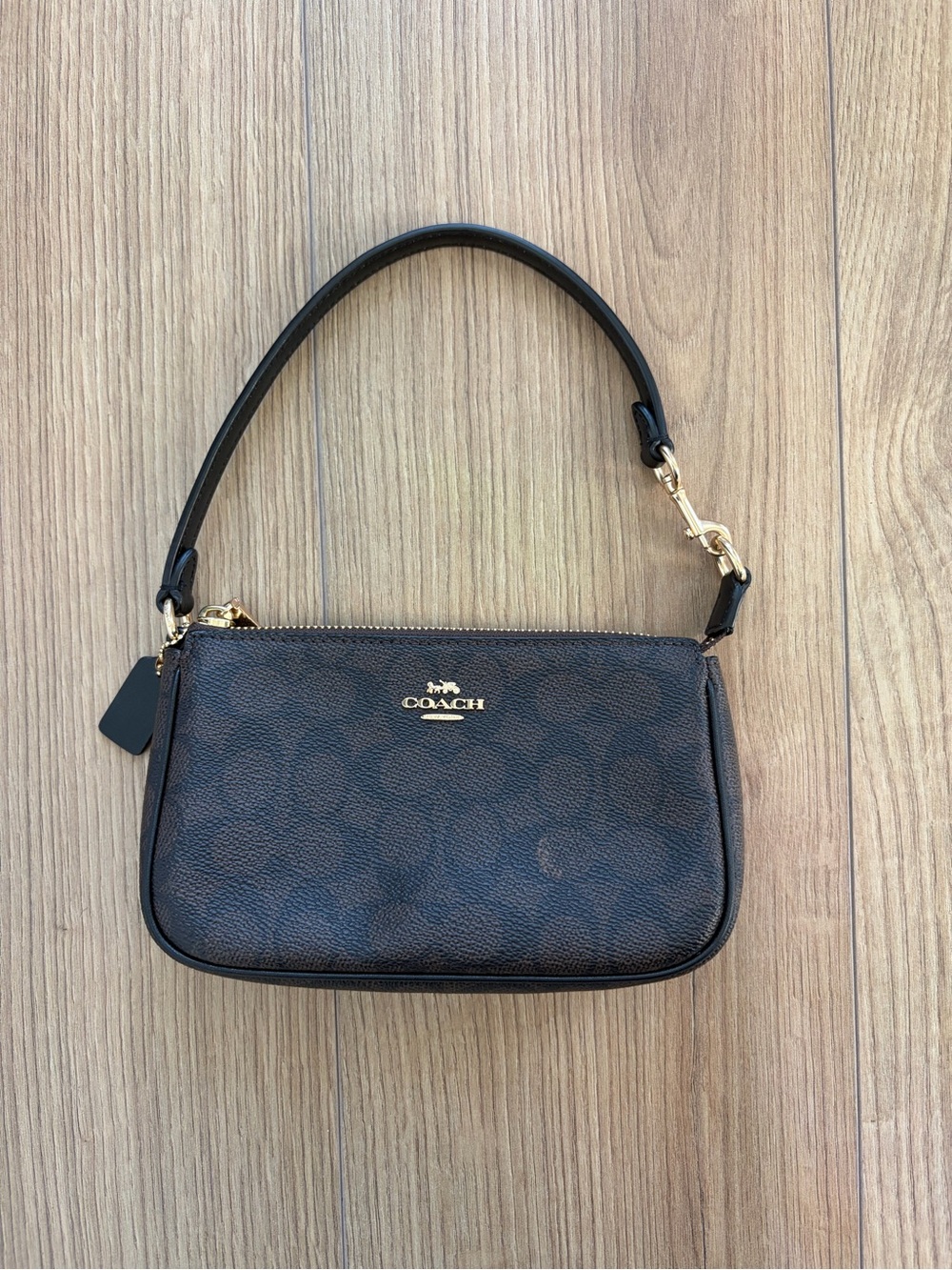 coach nolita 19 in signature canvas